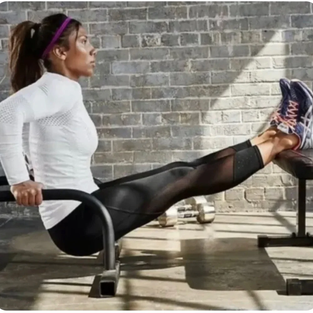 ATHLETA Laser Mesh Sonar Capri Leggings Black Compression Fit 347961 Size XS